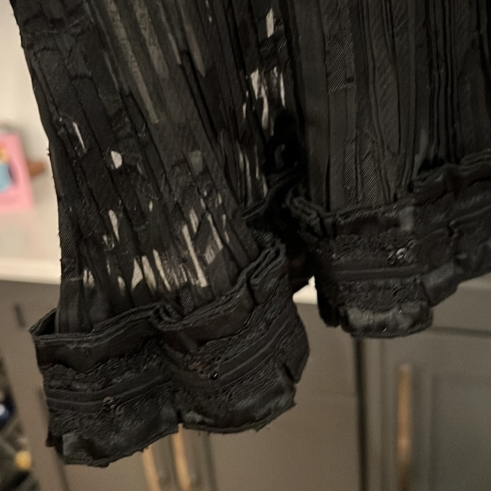 Ness slightly sheer blouse - Picture 4 of 4
